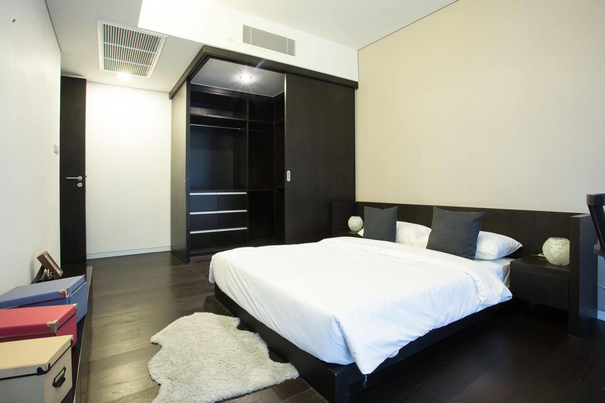 Siamese Gioia Aparthotel Bangkok Bagian luar foto