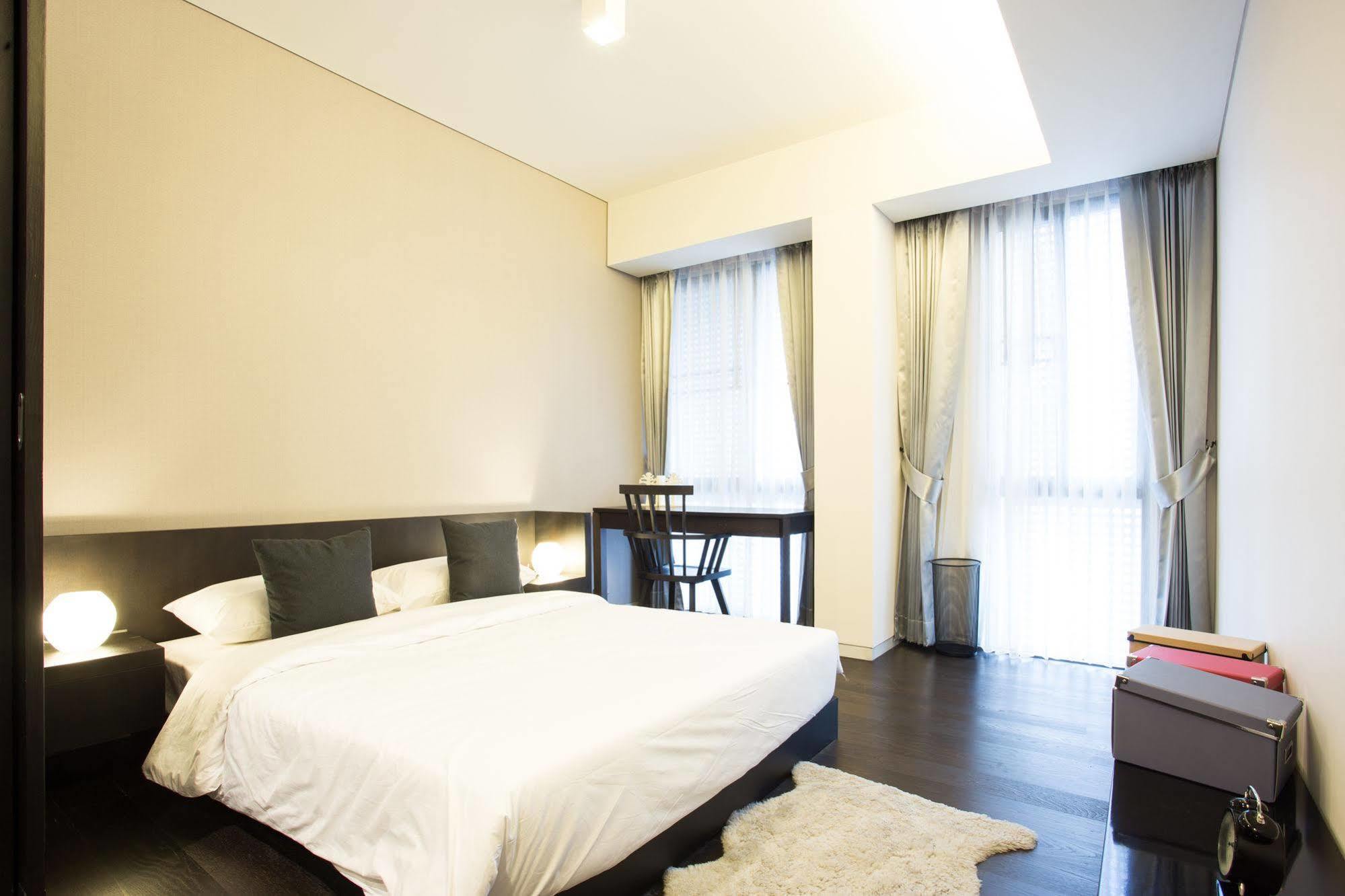 Siamese Gioia Aparthotel Bangkok Bagian luar foto